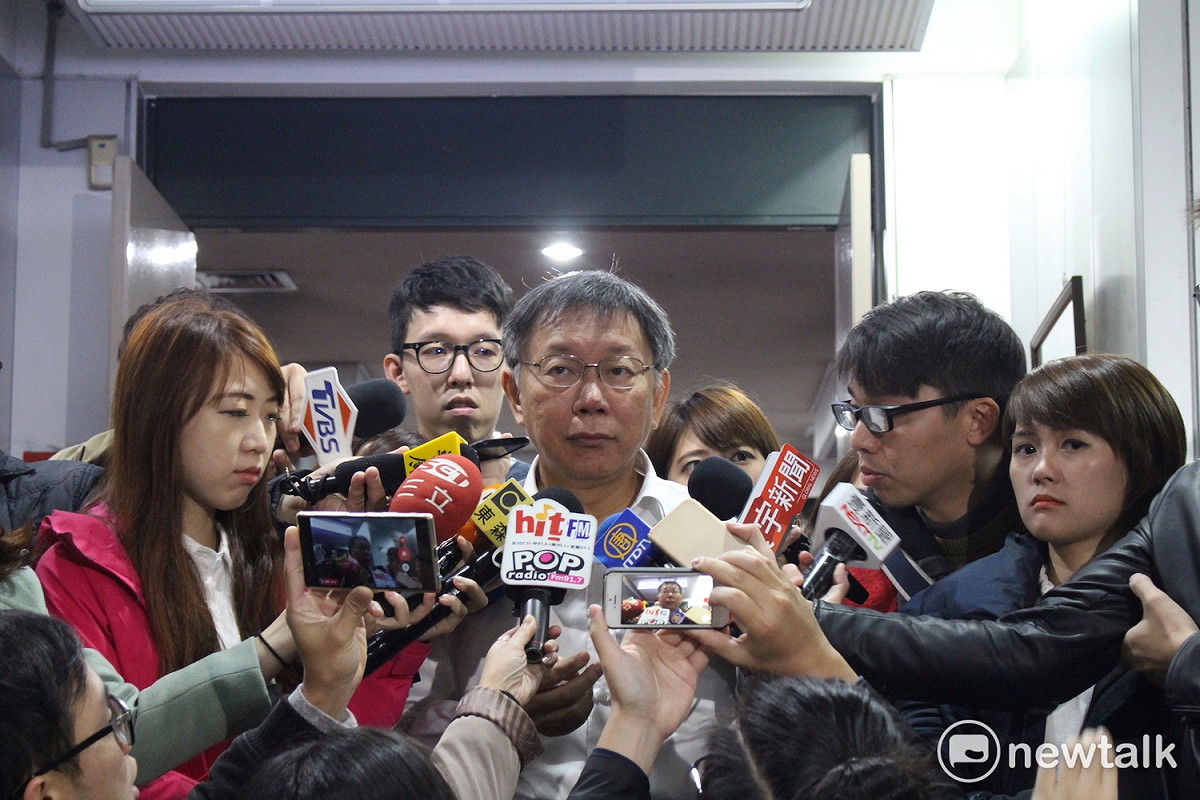 台北市長柯文哲日前派副市長陳景峻南下向前總統陳水扁致意，扁勉勵柯「不爭就是爭」，柯文哲回，他認為扁應該很愛看雍正王朝。 圖：周煊惠 / 攝