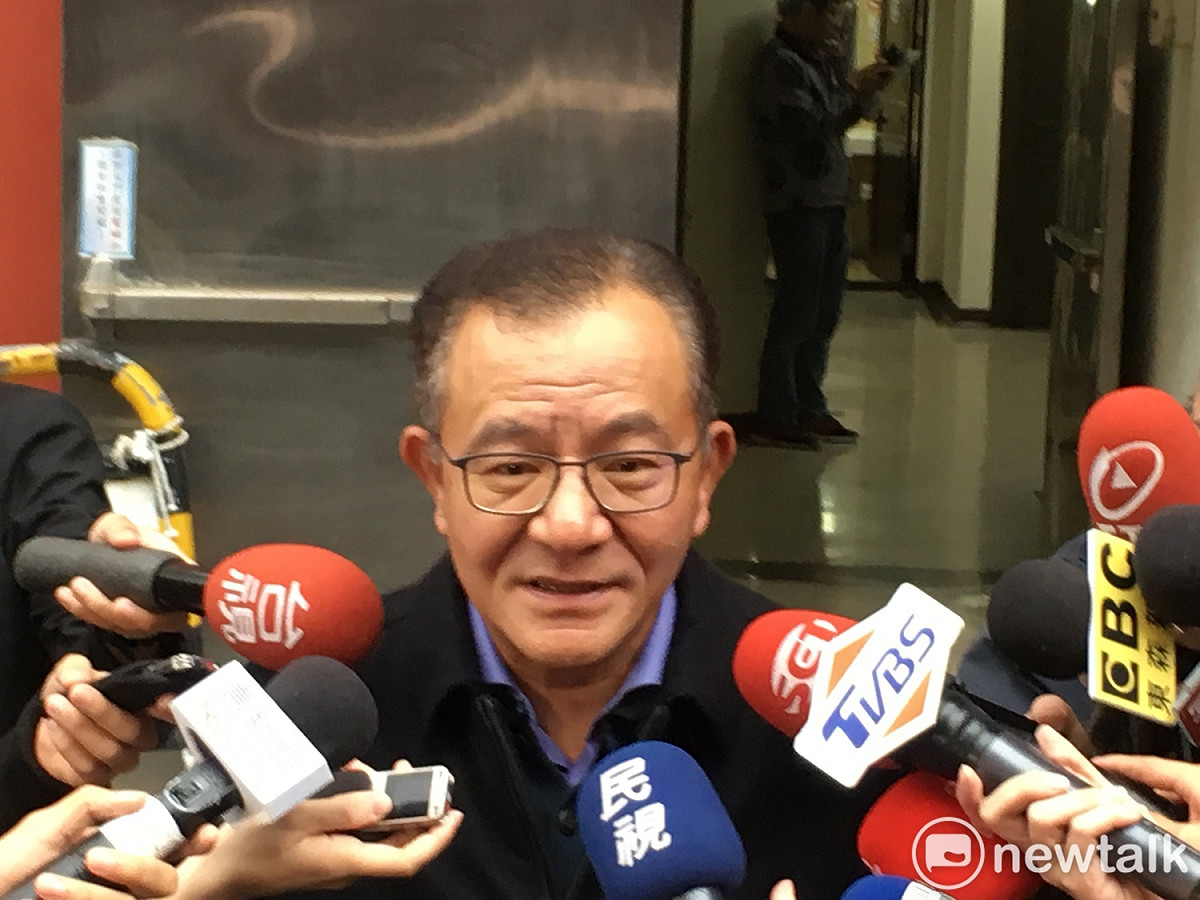 立法院衛環、經濟委員會昨天處理勞基法初審，由於民進黨立委高志鵬忘記簽到，不具投票資格，導致民進黨以１票之差輸給在野黨。 圖：黃韋銓/攝