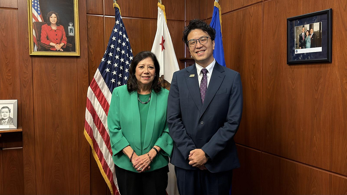 沈伯洋拜會洛杉磯郡政委員會主席 Hilda Solis 圖：沈伯洋競辦提供