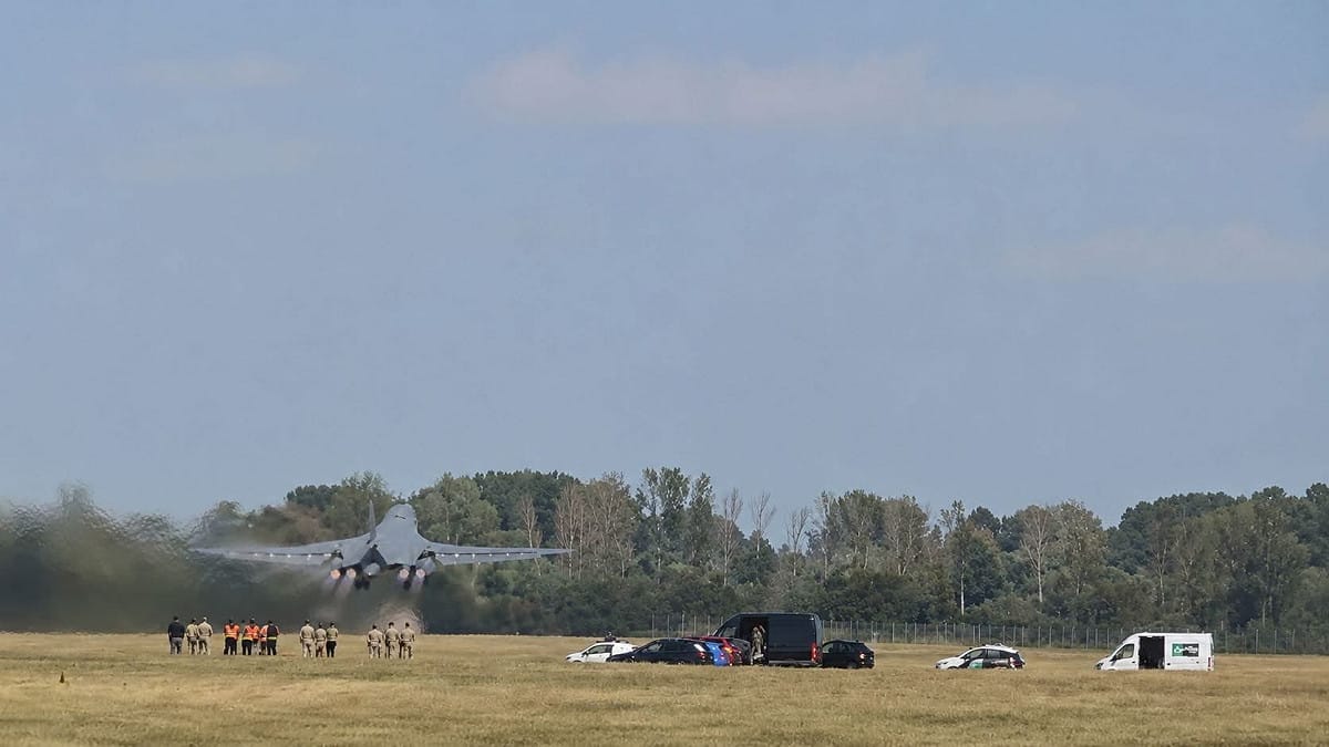 B-1重型轟炸機首度空襲 80架軍用直升機壓境！2.5萬磅彈藥猛轟伊朗 霍爾木茲導彈基地徹底全毀？ 圖：翻攝自 X @Osinttechnical