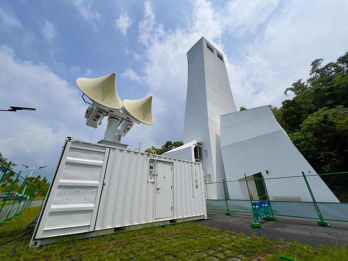 移動式氣象雷達本體，X頻段雷達可有效掌握降雨系統的結構與演變，Ka頻段雷達則能偵測微小雲滴、冰晶及低空雲霧等細微特徵。 圖：中央氣象署／提供