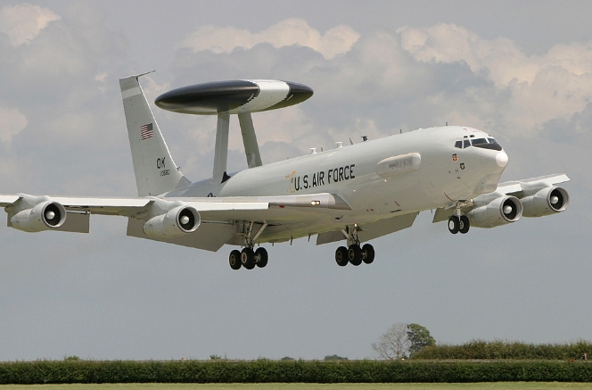 美軍 E-3B空中預警機。 圖 : 翻攝自維基百科