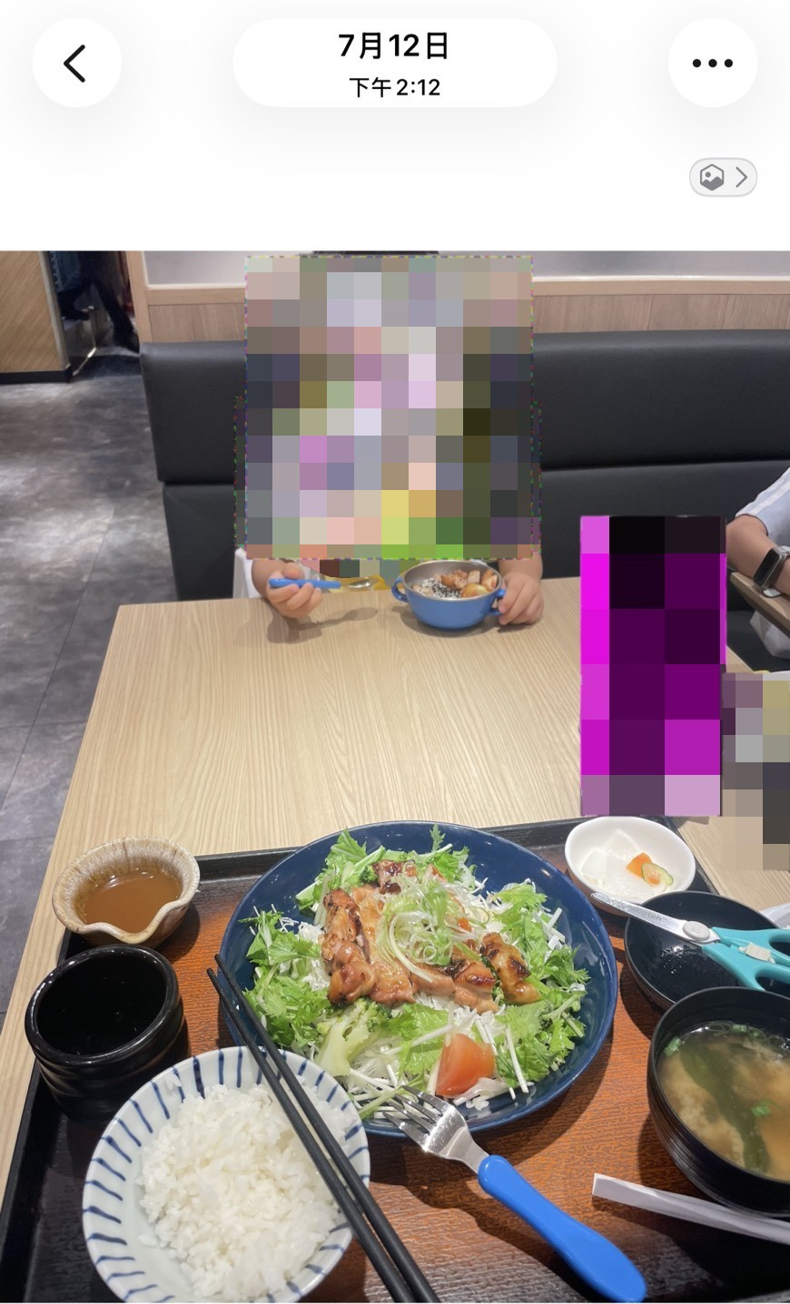 當事人提供當天小孩子吃飯時絈下的畫面。 圖：台中市議員張家銨/提供