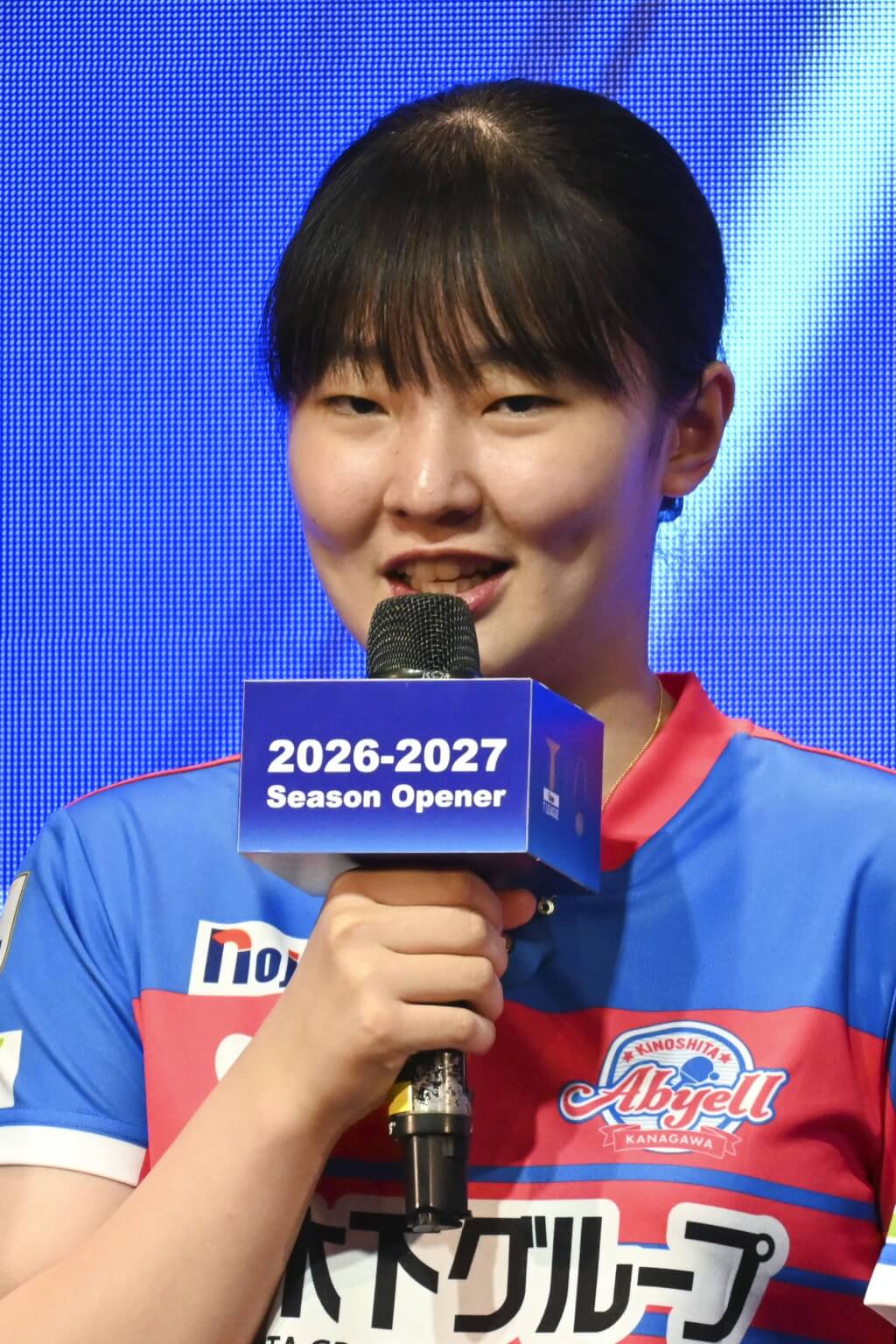 日本桌球選手張本美和24日參加日本職業桌球聯賽T.LEAGUE海外開幕戰記者會。（共同社）