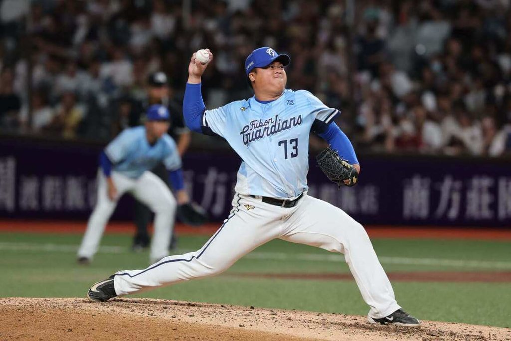 中職富邦悍將投手林家勝（圖）經歷被視為投手致命傷的肩盂唇傷勢，睽違15個月重新站上一軍投手丘，25日後援1局2K無失分。（富邦悍將提供）中央社記者謝靜雯傳真 115年7月26日