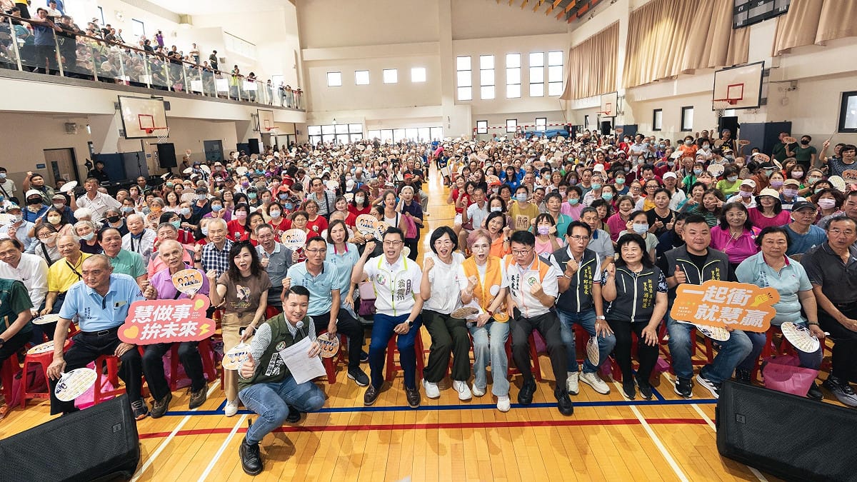新北市長候選人、立法委員蘇巧慧今（26）日與新北市議員翁震州於新莊舉辦基層座談會，超過兩千位支持者湧入現場。 圖：蘇巧慧辦公室提供