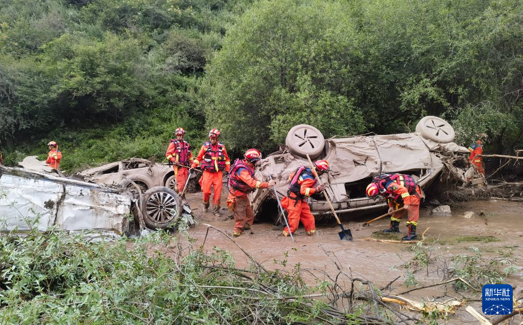 甘肅雙石門景區突發山洪 掀翻自駕露營車10人遇難23人受傷