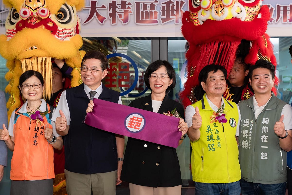 蘇巧慧表示，她自2018年接獲地方陳情後，便與立法委員吳琪銘積極向中華郵政公司爭取北大特區設置郵局，也感謝中華郵政公司全額負擔近3.2億元經費，興建多功能設施的「北大特區郵局」。 圖：蘇巧慧辦公室提供