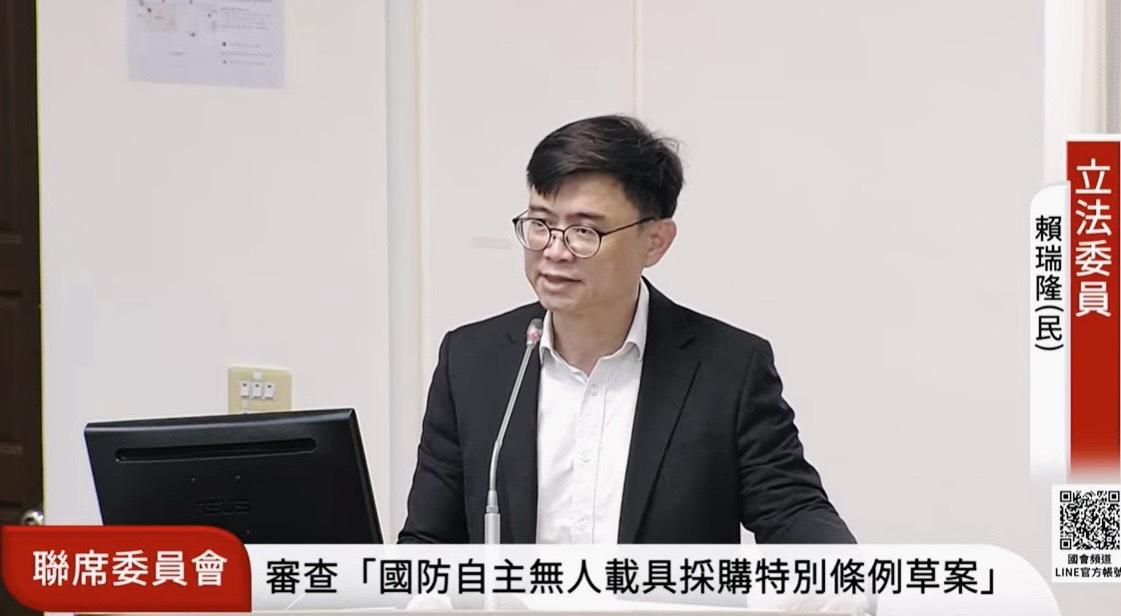 賴瑞隆呼籲朝野加速完成相關條例與預算審議，讓台灣建立真正有韌性、有自主能力、能打進民主供應鏈的無人載具國家隊。 圖：賴瑞隆辦公室／提供