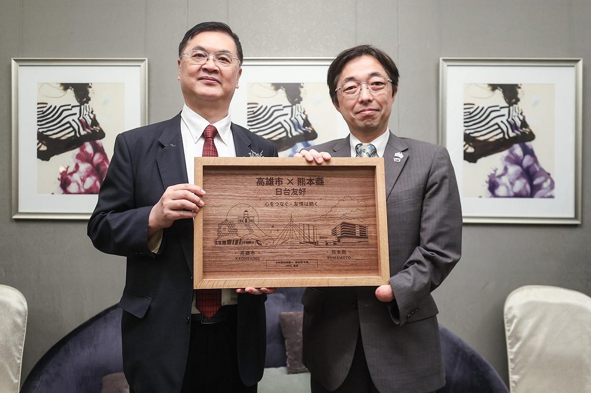羅達生(左)會晤木村敬(右)。 圖：高雄市行國處／提供