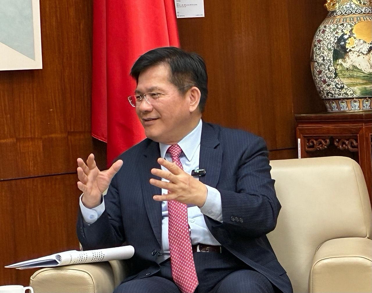 外交部長林佳龍接受義大利主流財經媒體《24小時太陽報》專訪。 圖：外交部提供