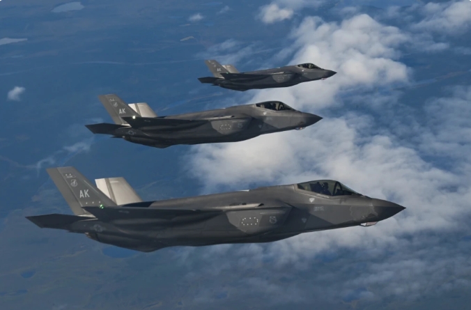 美軍F-35戰機編隊。 圖 : 翻攝自零度Military