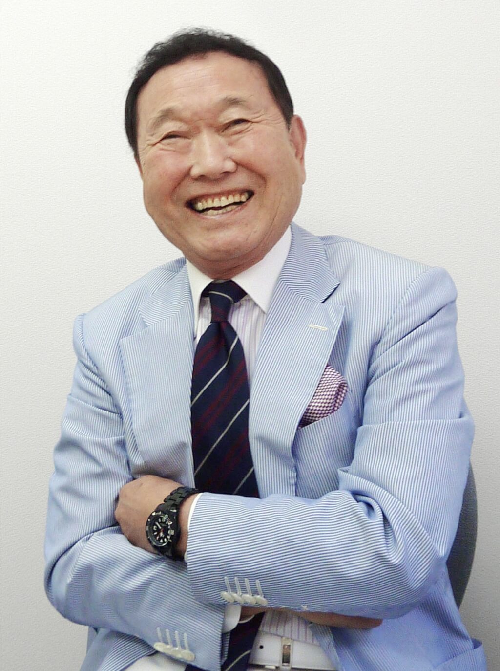 日本職棒中日龍隊前王牌投手板東英二病逝。圖為2015年板東英二面露笑容回憶當年戰績。（共同社）