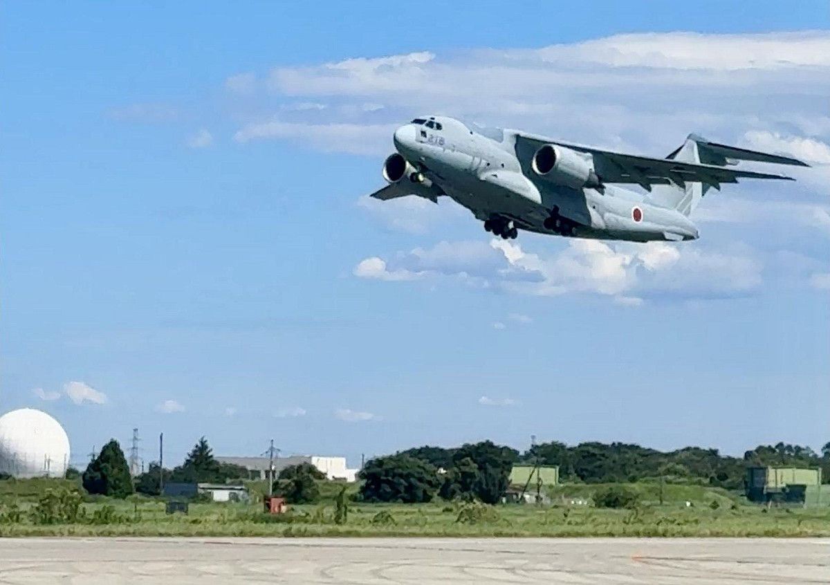 因應熊本縣地震災害，日本航空自衛隊出動C-2運輸機載運支援物資。 圖：翻攝「X」@JASDF_PAO