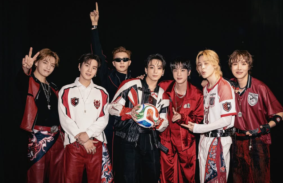 BTS今(30)日突拋出震撼彈，7位成員同步宣布，將拒絕報名2027年的葛萊美獎(Grammy Awards)，被外界視為抵制葛萊美新設立的「最佳亞洲流行音樂表演獎」。 圖：翻攝自BTS IG