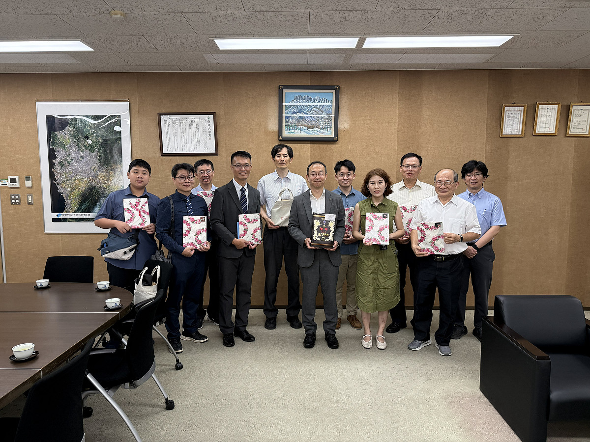 高科大機電工程系赴日本交流，參訪愛媛大學工學院。 圖：高科大／提供