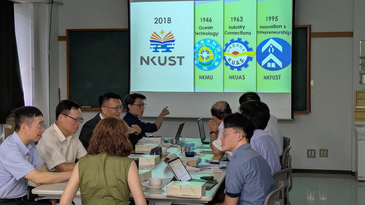 高科機電工程系簡報高科大發展歷程及辦學近況。 圖：高科大／提供