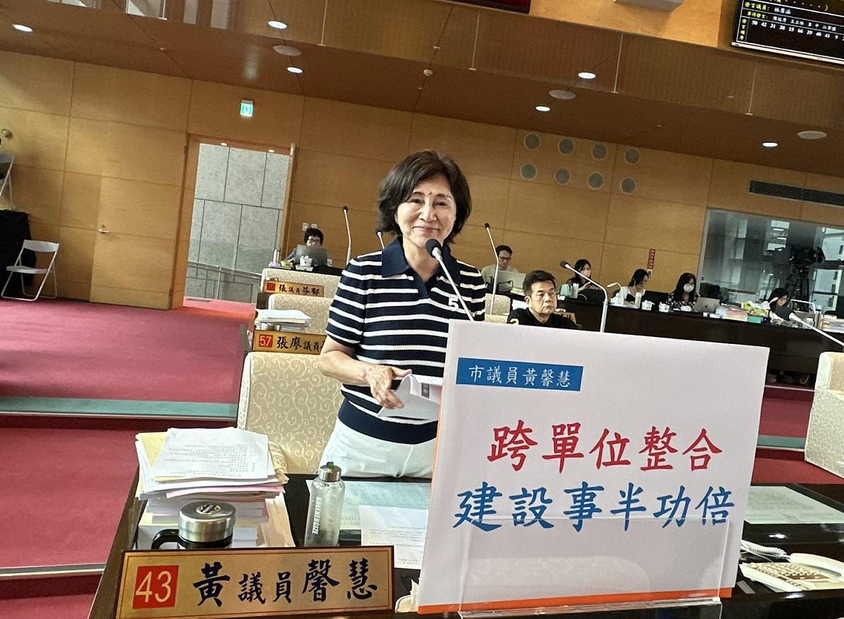 黃馨慧指出，市民最痛恨的市政亂象是什麼？就是一個市政府，內部卻「多頭馬車、各自為政」。 圖：台中市議員黃馨慧/提供