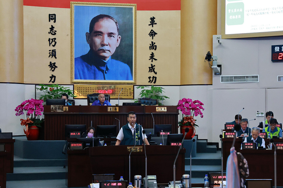 台南市議會今日舉行第4屆第8次定期會，安排「台南市海岸嚴重流失因應對策及解決辦法」議題進行專案報告。 圖：台南市政府提供