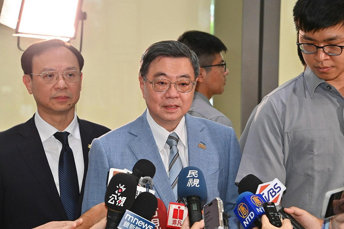 行政院長卓榮泰今（1）日出席「115年強化社會安全網績優人員及團體頒獎典禮」，並接受媒體聯訪。