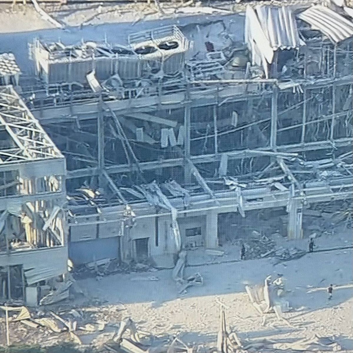日本九州熊本縣發生強烈地震，大型購物中心「永旺夢樂城熊本」（ AEON MALL ）於震後不幸引發嚴重氣爆事故，商場員工 7 人罹難、 5 人受傷。 圖：翻攝自@volcaholic1