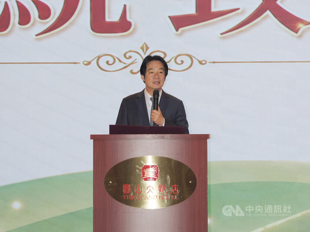 總統賴清德2日出席台灣家庭醫學醫學會「40週年慶祝晚會」，致詞感謝醫學會對國人健康的貢獻，也暢談政府的醫療政策。 圖:中央社提供