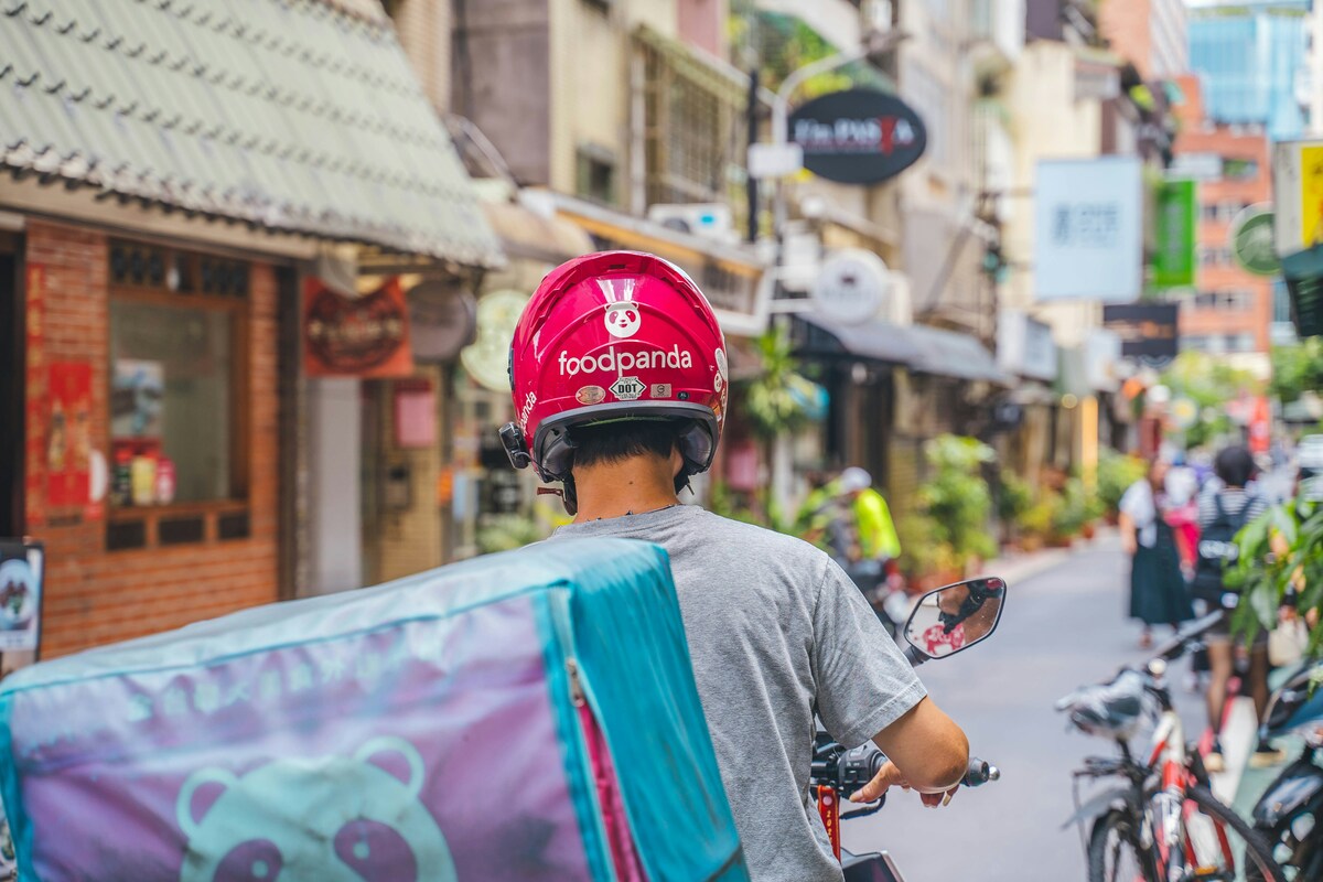 foodpanda防颱優惠 蚵仔煎洋芋片9元、2公升可樂29元 (示意圖／取自 Unsplash)