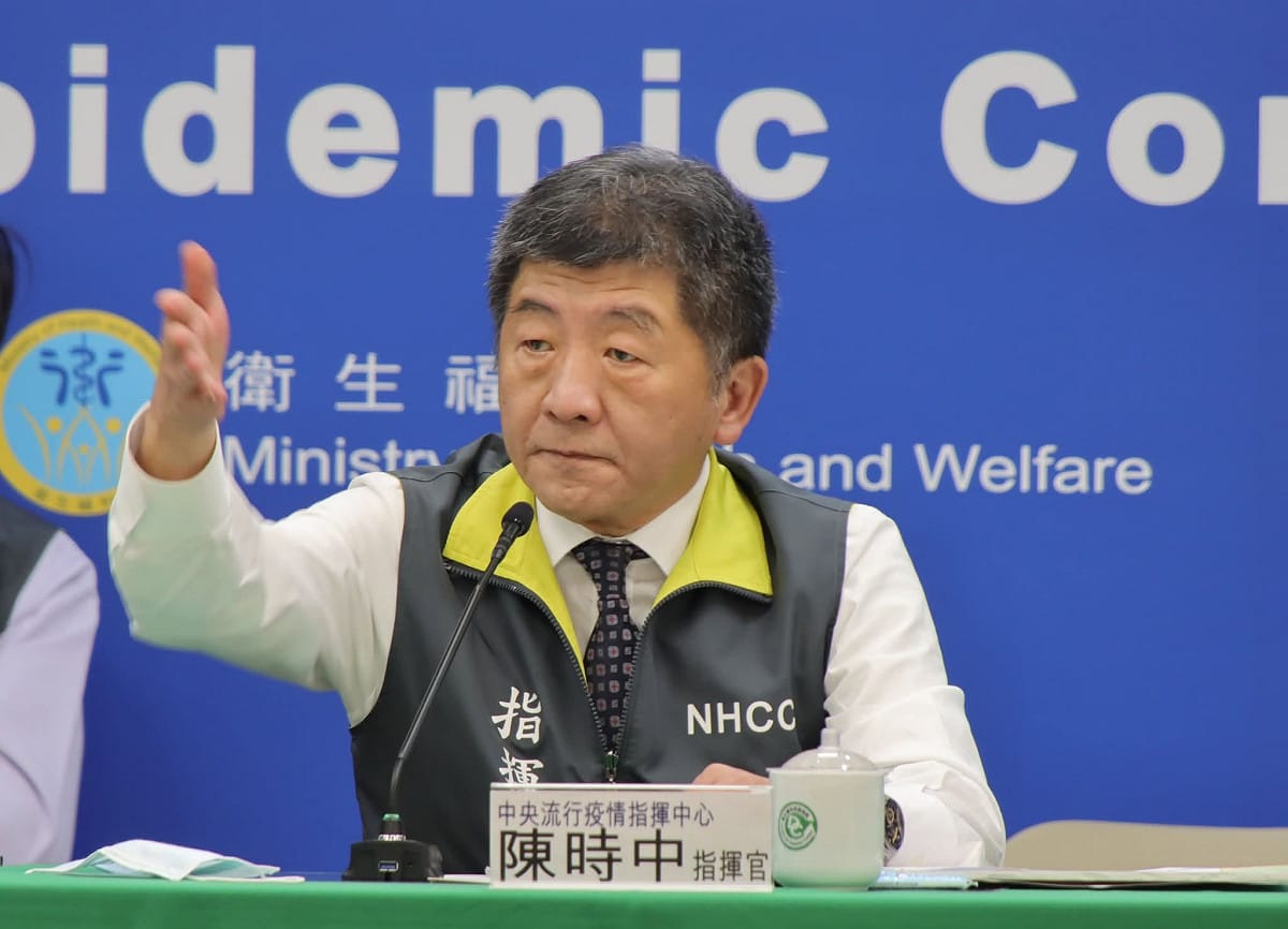 陳時中指出，國際疫苗大廠在疫情期間，原則上僅對各國政府或受官方授權的機構進行對接，坊間所謂的「私人管道」幾乎全是斂財陷阱。 圖：翻攝自陳時中臉書