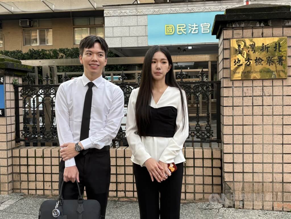 網紅Andy與前女友家寧（右）共同創立YouTuber頻道「眾量級」，2人分手後爆出帳務糾紛。（中央社檔案照片）