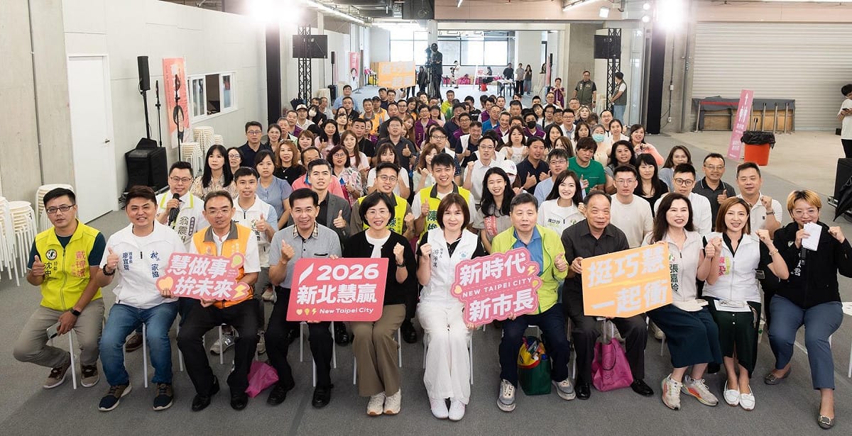 關心新北教育發展，新北市長候選人、立法委員蘇巧慧今（11）日邀集前教育部長潘文忠、新北市中小學家長會長協會、新北市中小學家長協會等教育團體，舉辦「新北教育座談會」。 圖：蘇巧慧競選辦公室提供