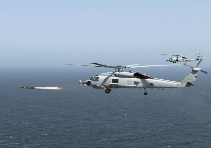 美軍MH-60直升機發射地獄火飛彈。(資料照片)  圖 : 翻攝自 US Navy