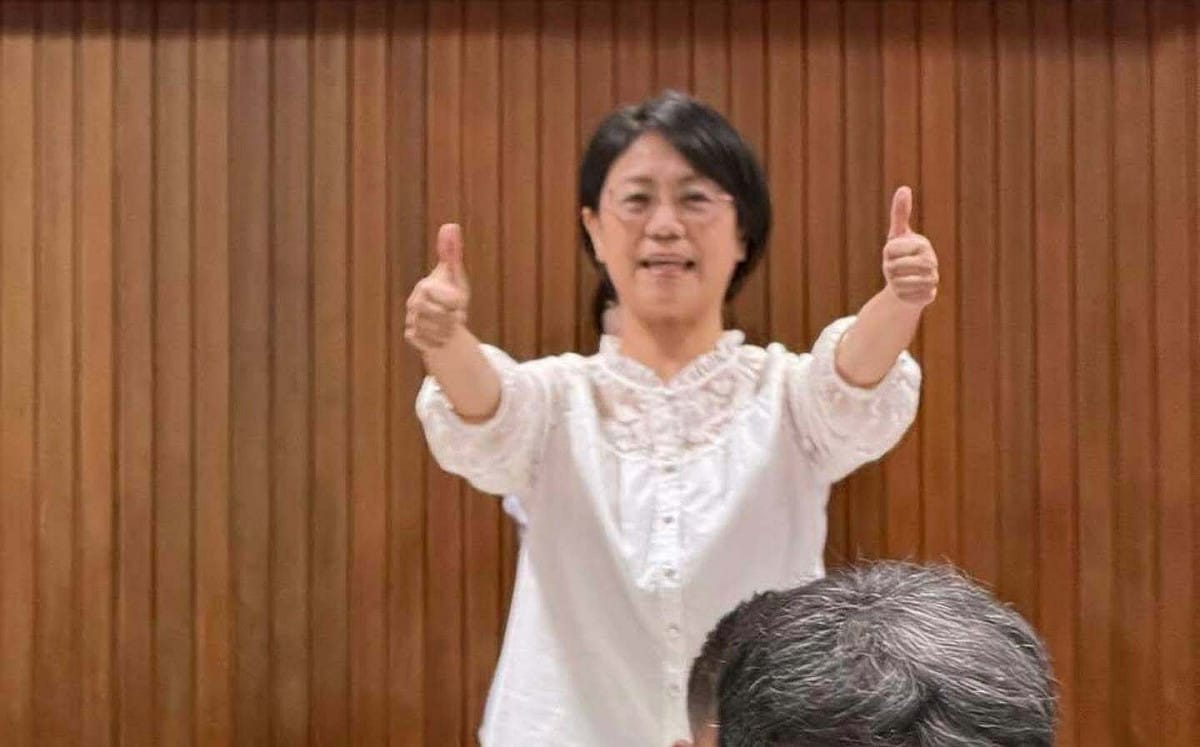 轟翁曉玲癱瘓國家囂張嘴臉！綠委：嘴巴愛中國、家人去日本、回頭砍台灣