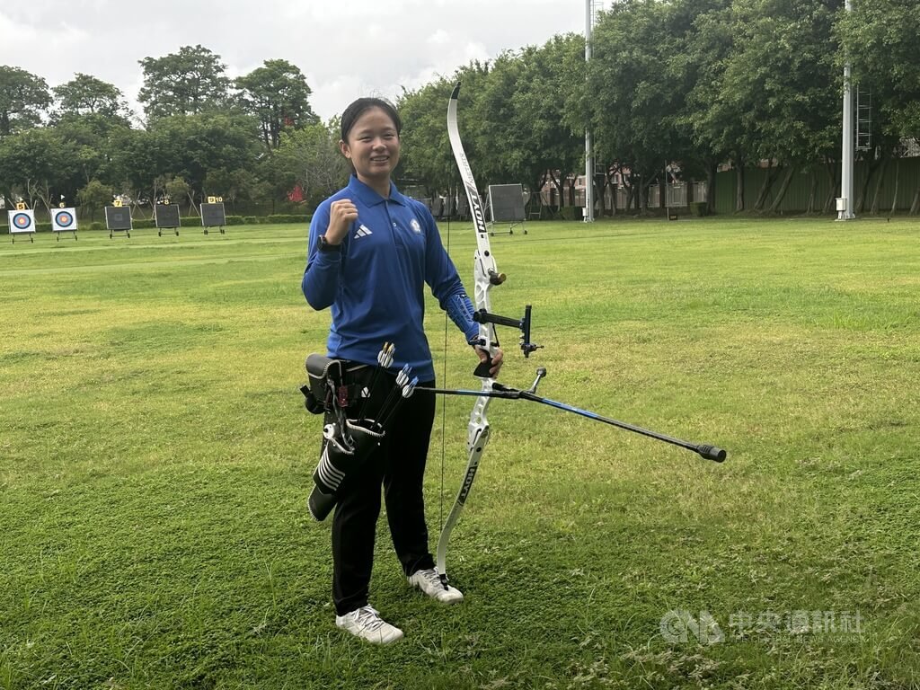 上屆杭州亞運台灣射箭反曲弓代表隊全軍覆沒，最佳成績僅8強，今年名古屋亞運代表隊捲土重來，女子隊由年輕陣容組成，其中21歲的李彩綺19日表示，在訓練之餘超愛路跑。中央社記者黎建忠攝　115年8月19日