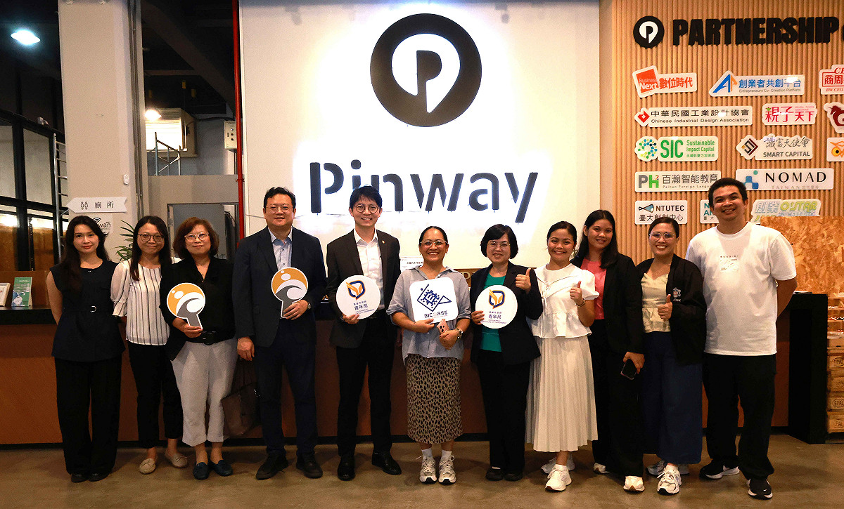 .菲律賓BiCoRSE聯盟參訪Pinway駁二8號倉庫，為台菲青創後續交流奠定基礎。 圖：高雄市青年局／提供