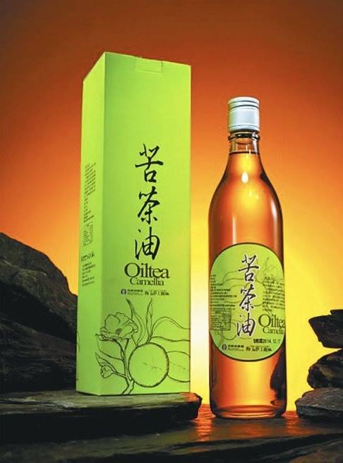 信義鄉農會針對苯駢芘超標的苦茶油回收退費公告中表示，只要是購買效期為2027/03/19及2027/05/06 的受影響批次，不論是否開封，皆可憑購買憑證辦理全額退費。 圖：南投縣衛生局／提供