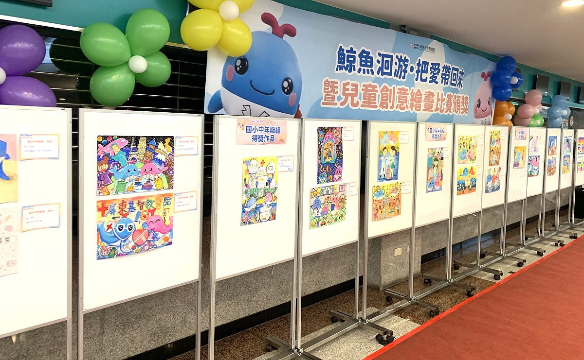 「歐拉伊拉做什麼」兒童創意繪畫比賽得獎作品。 圖：孫家銘攝
