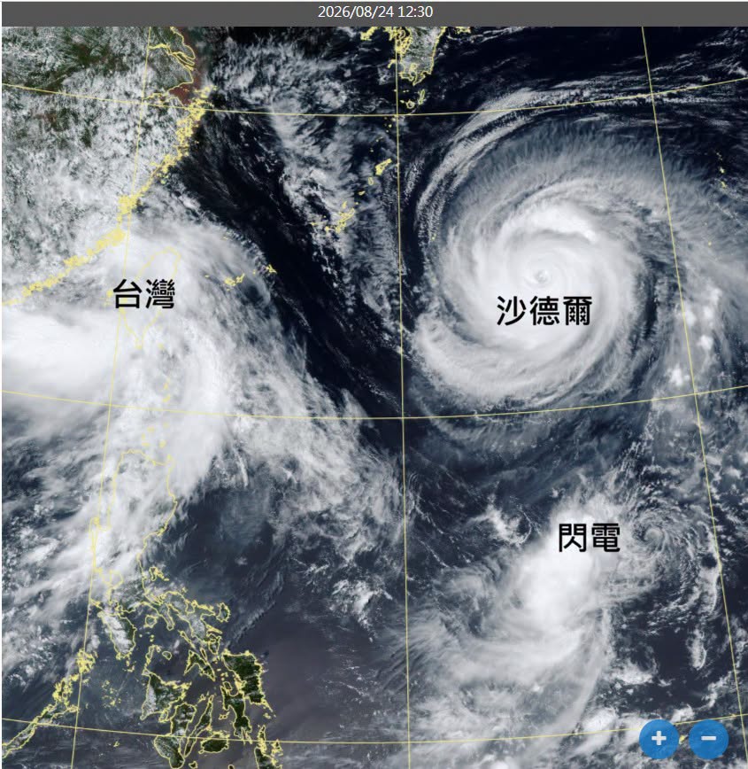 位於台灣東方海面的強烈颱風「沙德爾」，其颱風眼牆結構極為完整扎實，已達強度巔峰。 圖：翻攝自鄭明典臉書