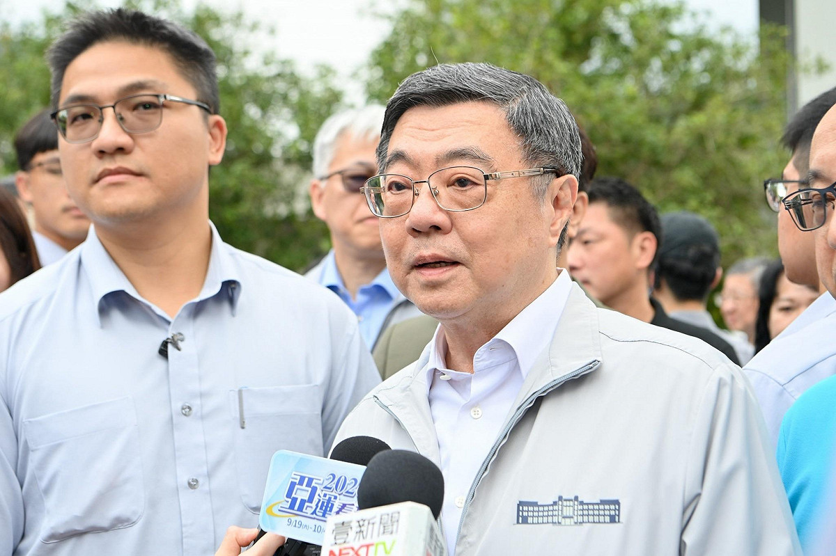 卓榮泰與沈伯洋前往訪視指南宮 圖：行政院提供