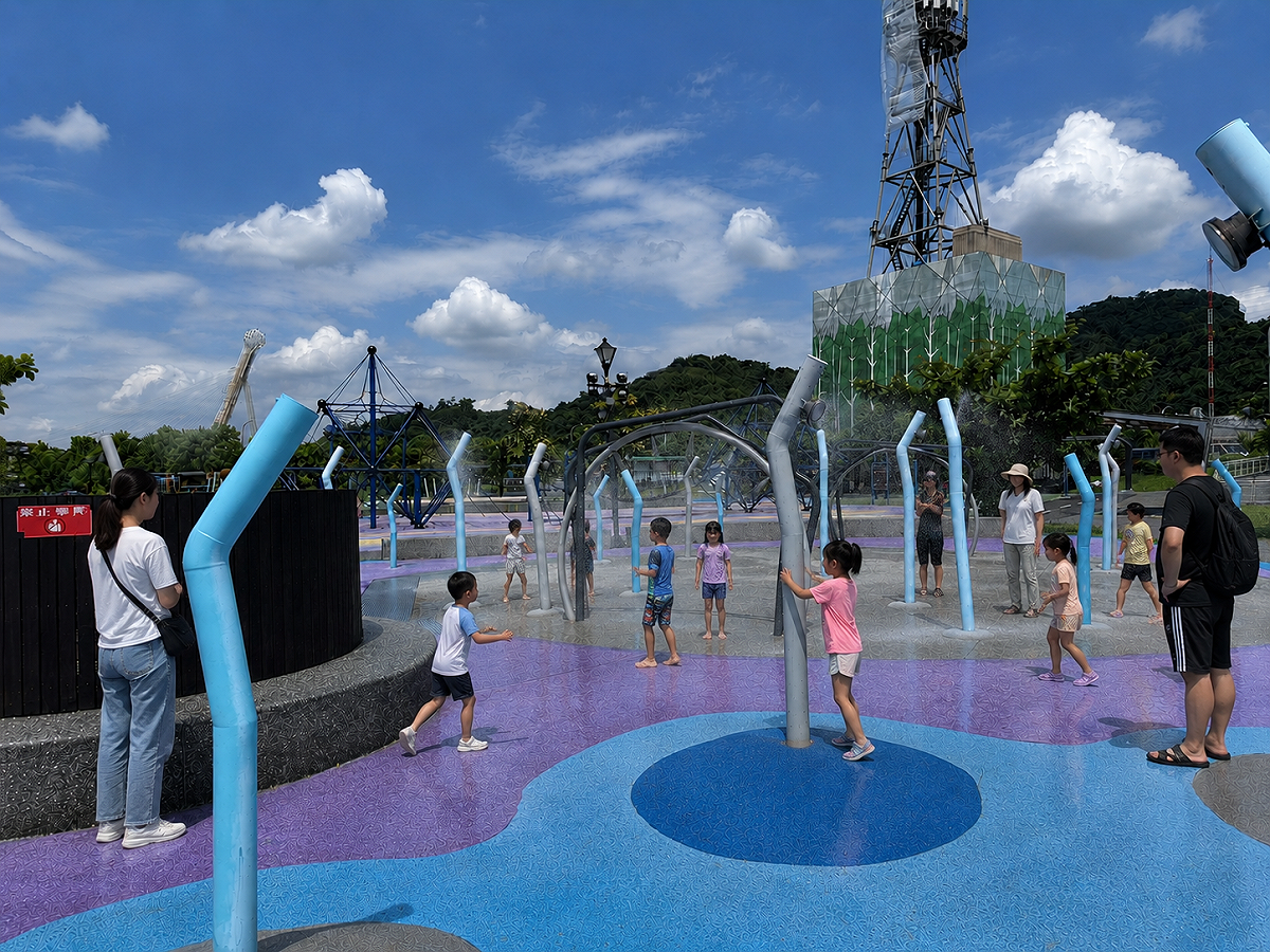 星際公園水星戲水區好清涼。 圖：新北市政府水利局／提供
