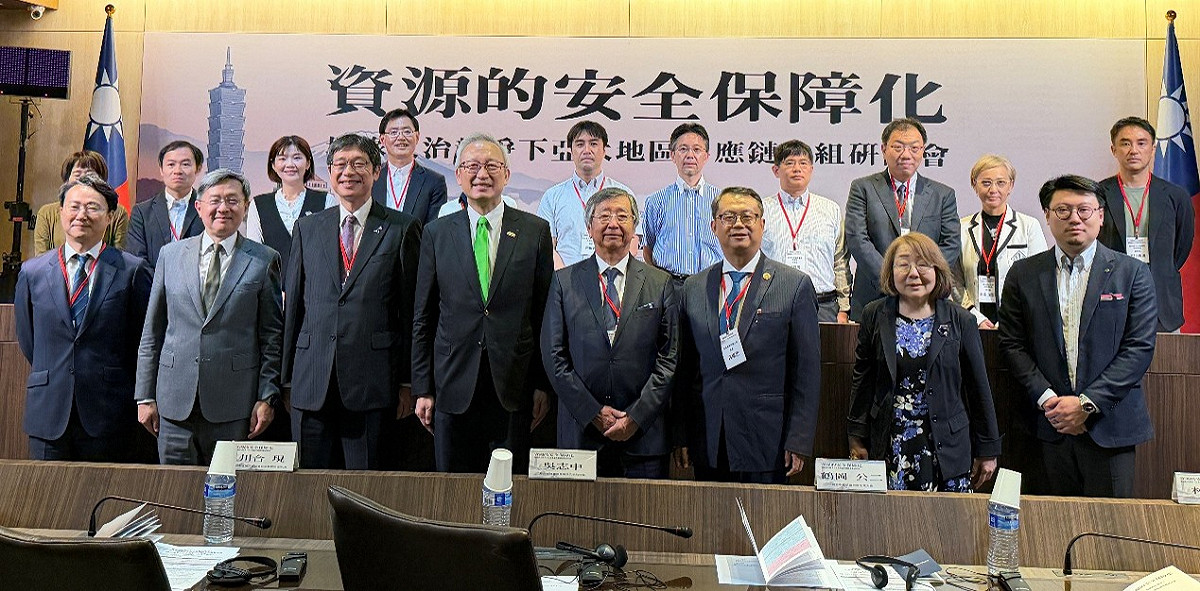 日本台灣交流協會副代表川合現、外交部政務次長吳志中蒞臨研討會。 圖：王克殷拍攝