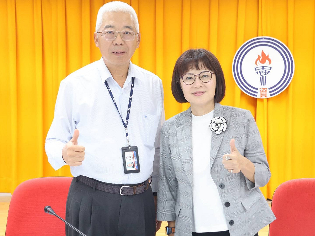 苗栗市長參選人、民進黨立委林月琴邀中油董事長親赴苗栗市，成功推動友善職場、睦鄰照顧升級。 圖：林月琴辦公室提供