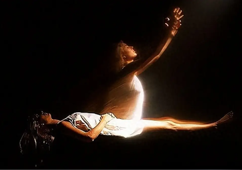 瀕死體驗（Near-Death Experience，NDE）通常發生在心臟驟停、嚴重創傷、車禍或其他危及生命的情況下。 圖:翻攝自搜狐