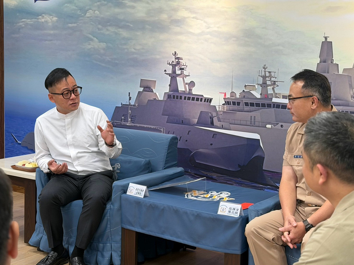 童子瑋強調，基隆與海軍淵源深厚，從防衛戰備到市港演進，雙方早已緊密相連。 圖：童子瑋辦公室/提供