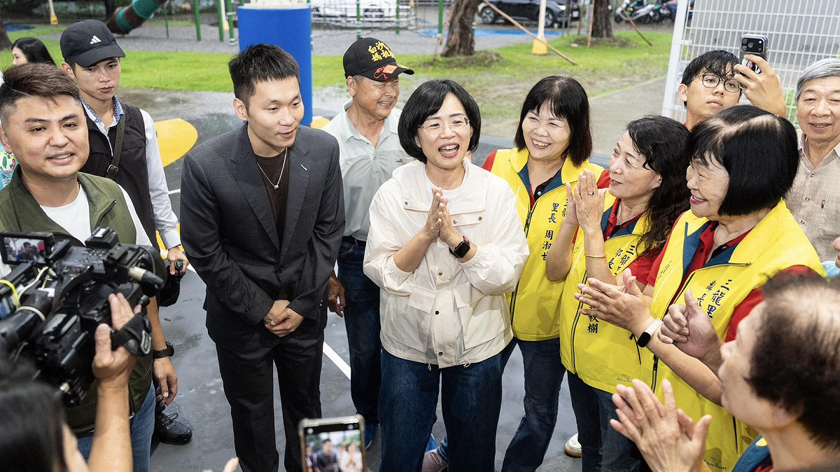 新北市長候選人、立法委員蘇巧慧今（3）日和運動部長李洋，前往新莊與樹林進行「新北市運動設施新建及改建成果」會勘，親自出席。 圖：蘇巧慧競辦提供