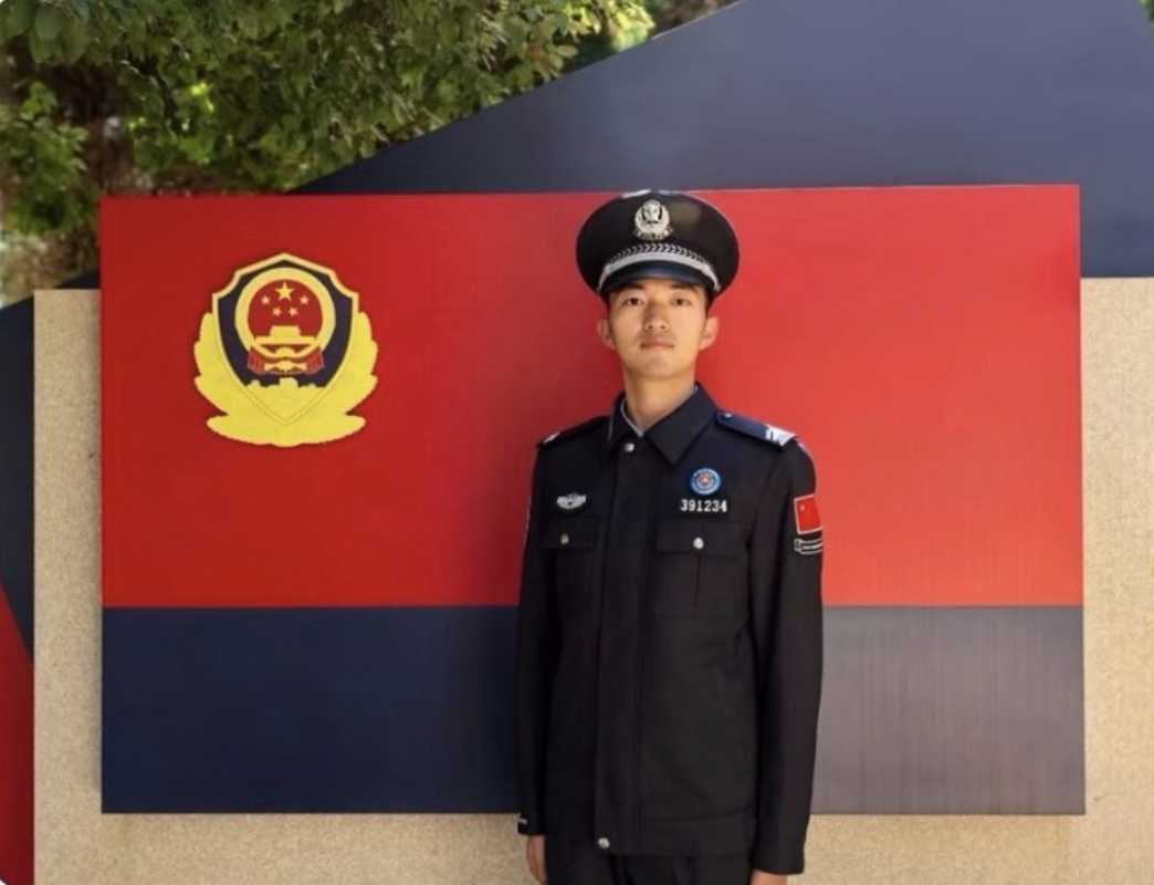 吉隆口岸邊檢民警楊世子在8月26日泥石流災害後失聯，生前曾在信中寫下對當地災害風險的擔憂。 圖：翻攝自 X @cuichenghao