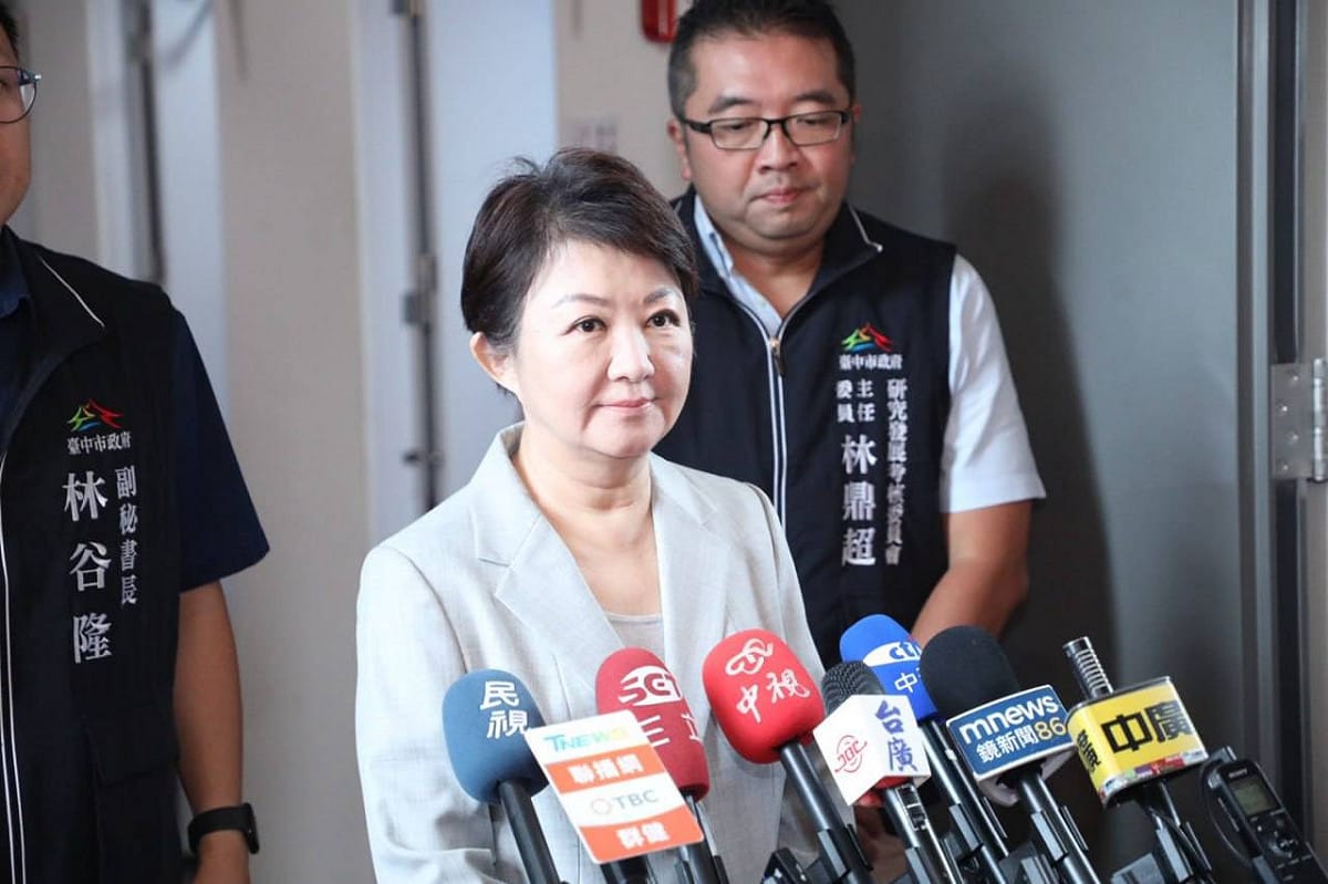 台中市長盧秀燕今（4）日針對台北市長蔣萬安長子蔣得立遭攻擊一事表達看法，她說：「放過孩子吧，請大家停手。」 圖：台中市政府／提供