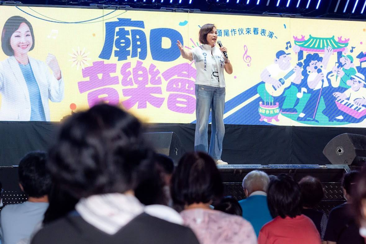 柯志恩林園廣應廟重啟「廟口開講」，自己沒有派系包袱，只有對高雄的責任與承擔。 圖：柯志恩競辦／提供
