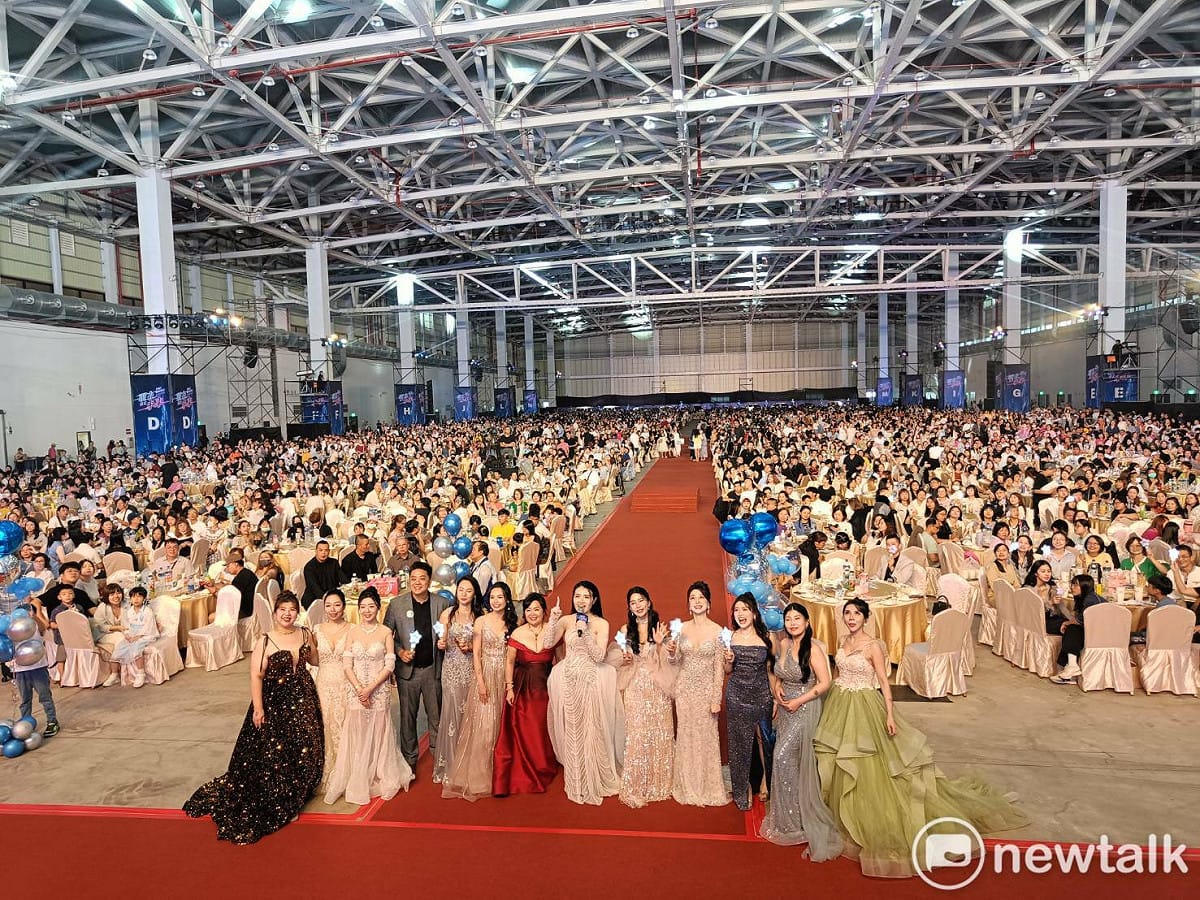 品苿兒年會場路 盛大，高子翔承若以善循環理念迎向下一個五年。 圖：唐復年/攝