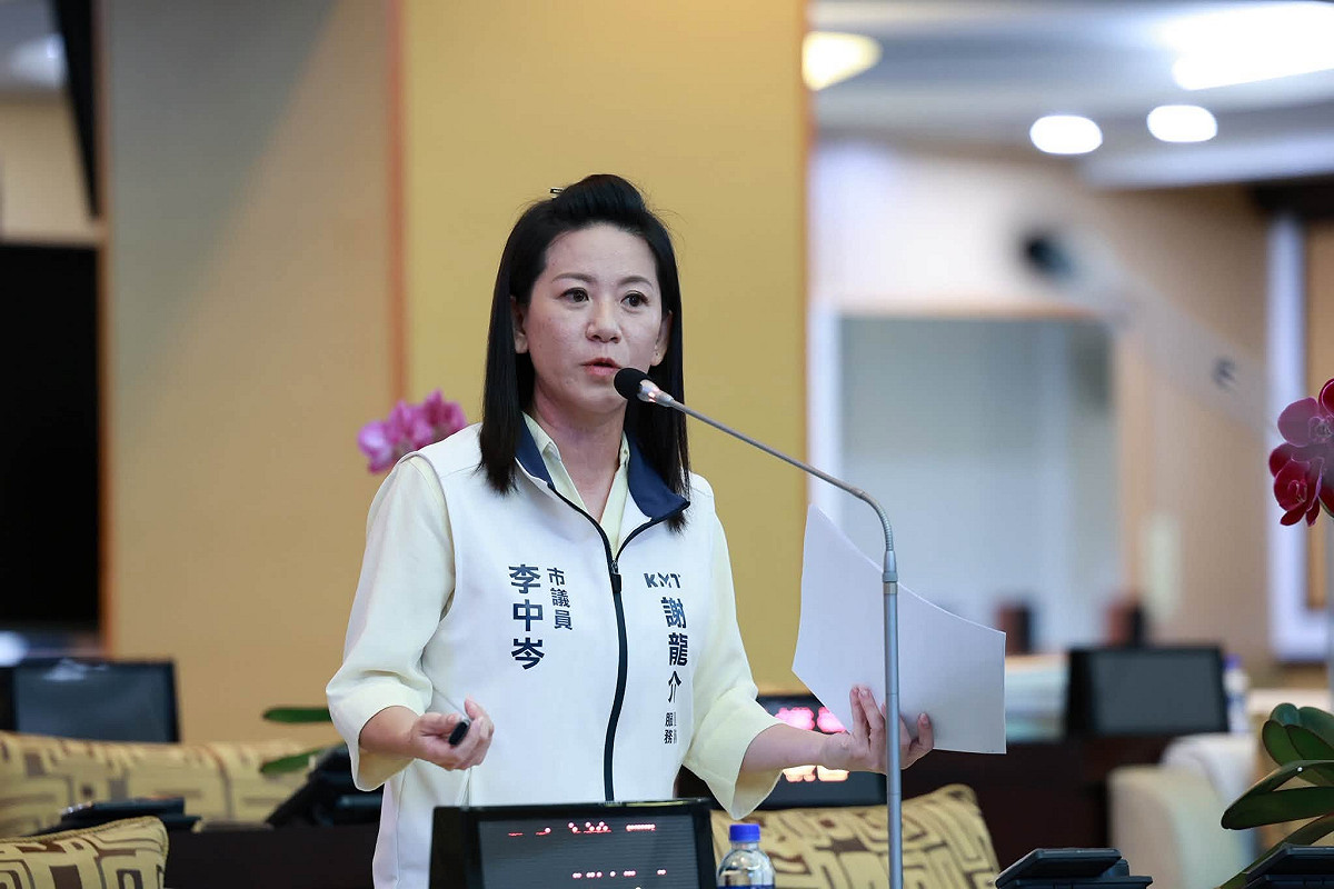李中岑為現任議員，長期深耕基層，連續兩屆均穩定維持在一萬票以上的實力（2018年 11,180 票、2022年 10,183 票），為藍營在安南區的核心支柱。 圖：翻攝台南市議會網站