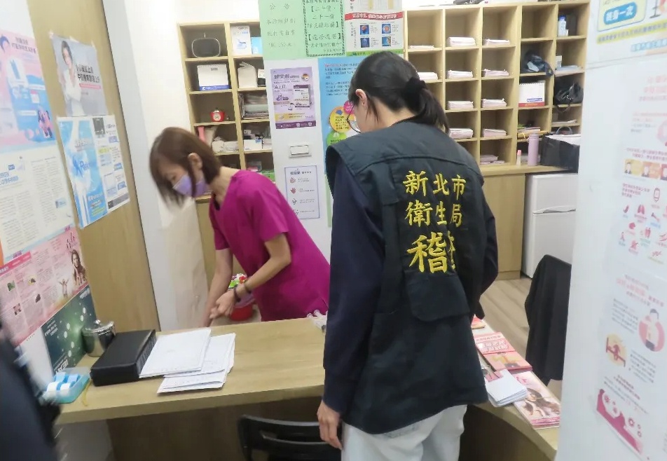 板橋區安泰淞鶴診所C肝群聚再添2病例，新北市衛生局擴大篩檢。 圖：衛生局提供